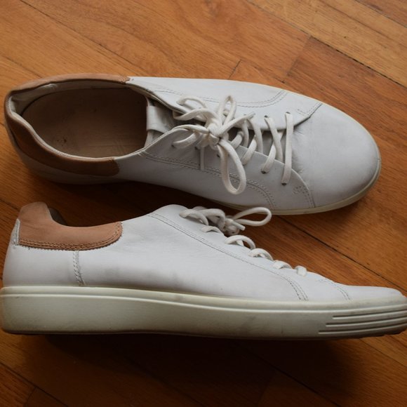 ecco mens white sneakers